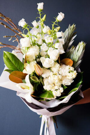 flower designer seasonal classic & white